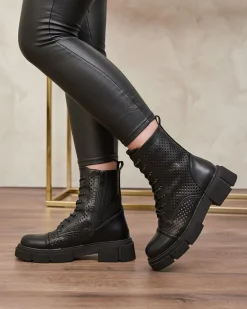 Ażurowe czarne damskie botki na płaskim obcasie Rolika - Obuwie Workery|Botki Bez Ocieplenia