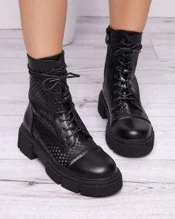 Ażurowe czarne damskie botki na płaskim obcasie Rolika - Obuwie Workery|Botki Bez Ocieplenia