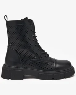 Ażurowe czarne damskie botki na płaskim obcasie Rolika - Obuwie Workery|Botki Bez Ocieplenia