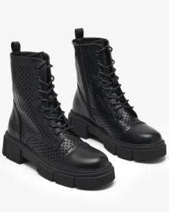 Ażurowe czarne damskie botki na płaskim obcasie Rolika - Obuwie Workery|Botki Bez Ocieplenia