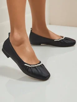 Baleriny Callisto Nero – Czarne baleriny z ekoskóry z perełkami, płaski obcas Buty Na Wielkie Wyjście|Baleriny Klasyczne