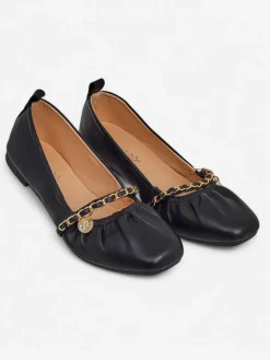 Outlet Baleriny damskie Ariadna Nero – czarne, płaskie, skóra ekologiczna, złota ozdoba Buty Na Wielkie Wyjście|Baleriny Klasyczne