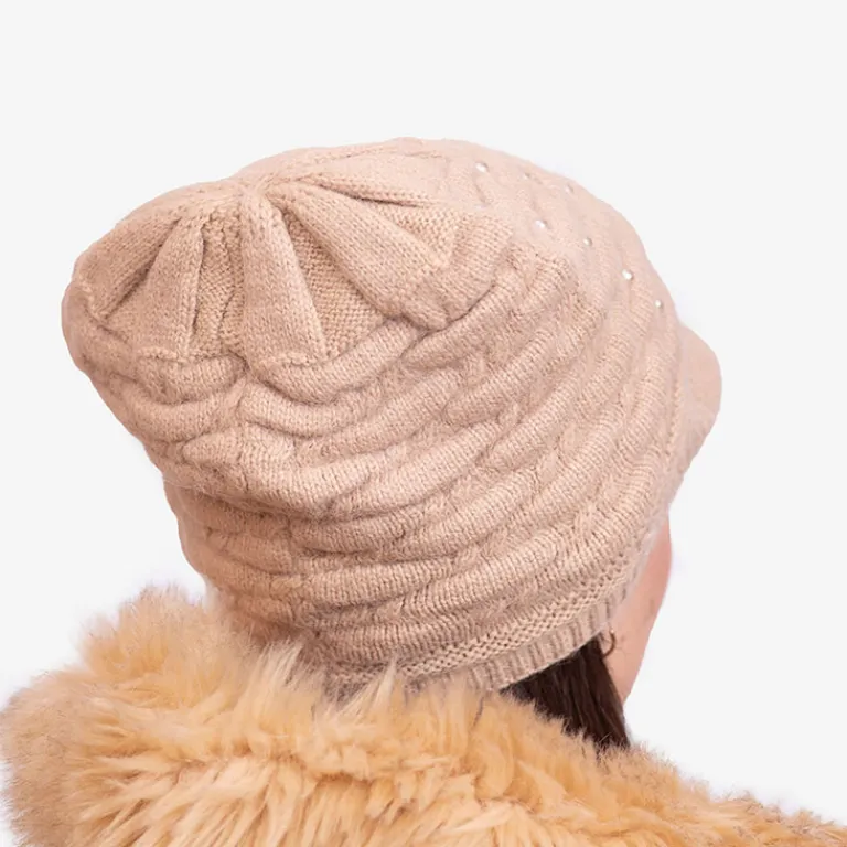 Beżowa damska ciepła czapka z perełkami - Akcesoria Damskie Czapki I Kapelusze