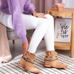 Online Beżowe botki a'la kowbojki na krytym koturnie Salem - Obuwie Botki Z Delikatnym Ociepleniem|Kowbojki