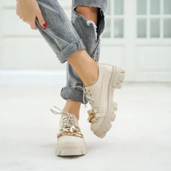 Beżowe półbuty na płaskim obcasie Eqoia - Obuwie Półbuty