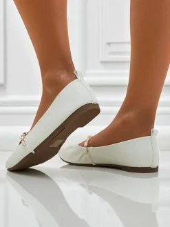 Clearance Białe baleriny damskie Callista z łańcuszkiem – skóra ekologiczna, klasyka Włoch Buty Na Wielkie Wyjście|Baleriny Klasyczne