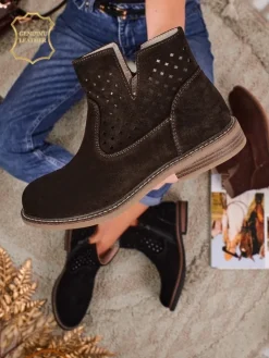 Sale Botki Ariadne z naturalnego zamszu ciemnobrązowe, płaskie obcasy 3 cm Botki Bez Ocieplenia|Botki Na Płaskim Obcasie