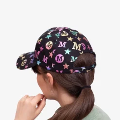 Sale Czarna damska czapka z daszkiem i wielokolorowymi literkami - Akcesoria Damskie Czapki I Kapelusze