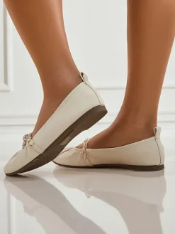 Discount Damskie baleriny Aelia beżowe z ekoskóry z ozdobnym łańcuszkiem ITALIA Buty Na Wielkie Wyjście|Baleriny Klasyczne