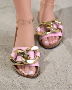 Damskie klapki Atalanta z łańcuchem – jasnoróżowe skóra eko Klapki Płaskie