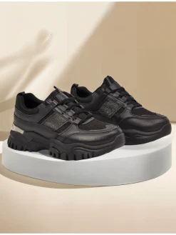 Outlet Damskie sneakersy Arete Nero na płaskim spodzie ze skóry ekologicznej Damskie Sneakersy