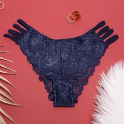 Sale Granatowe koronkowe majtki damskie typu brazyliany z paseczkami - Bielizna Brazyliany