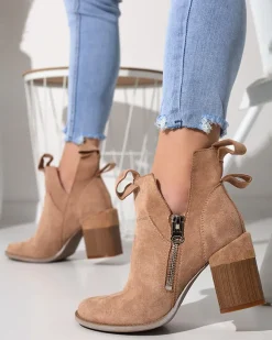 Outlet Jasnobrązowe damskie botki na kwadratowym słupku Darera - Obuwie Botki Bez Ocieplenia|Botki Na Słupku
