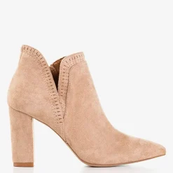 Clearance Jasnobrązowe damskie botki na słupku z wycięciem Karmelita - Obuwie Botki Bez Ocieplenia|Botki Na Słupku