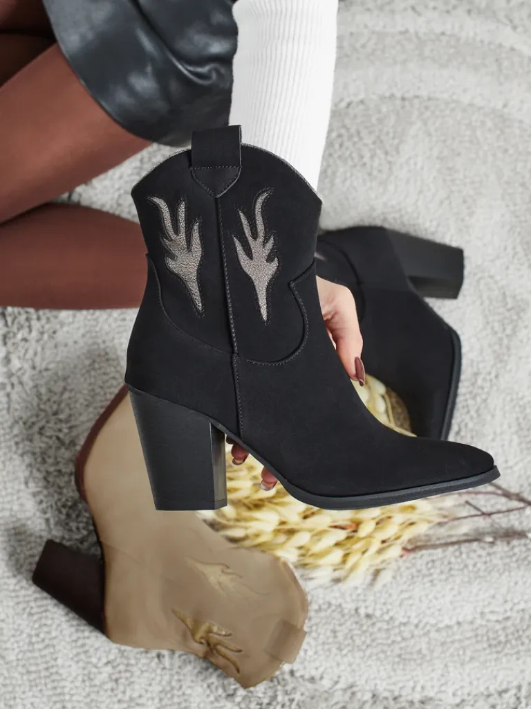 Outlet Kowbojki damskie na obcasie z ozdobnymi wstawkami Cendria Botki Z Delikatnym Ociepleniem|Kowbojki