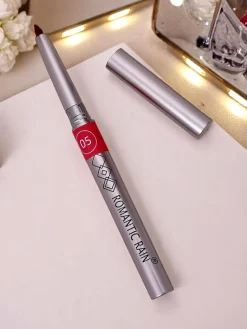 Kredka do ust w kolorze Agnes Usta