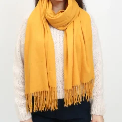New Musztardowy duży ciepły szalik z frędzelkami - Akcesoria Damskie Chusty / Apaszki / Szaliki