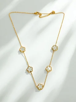 Best Naszyjnik Persefone Aurea z białymi kwiatami na pozłacanym łańcuszku Damskie Biżuteria