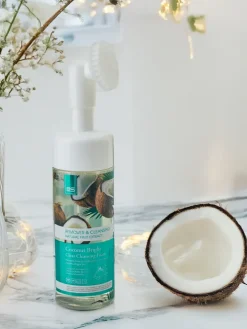 Best Oczyszczająca nawilżająca pianka do twarzy redukująca przebarwienia KOKOS ze szczoteczką Twarz