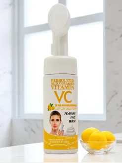 Sale Oczyszczająca przeciwstarzeniowa pianka do twarzy z Witaminą C ze szczoteczką Twarz