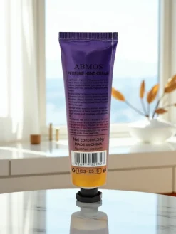 Sale Perfumowany krem do rąk nawilżający Velvet Petals Dłonie