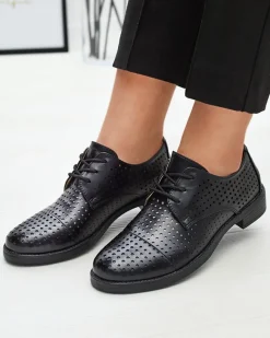 Outlet Ażurowe czarne damskie eko skórzane półbuty Azedvo Półbuty