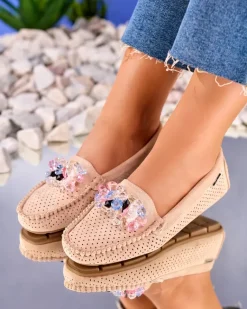 Ażurowe jasnobrązowe mokasyny damskie z ozdobnymi kryształkami Cizzas Półbuty|Mokasyny Na Płaskiej Podeszwie