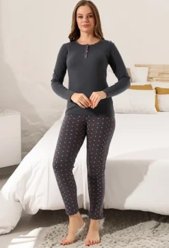 Clearance Bawełniana piżama damska ze spodniami w serduszka Piżamy