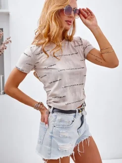 Hot Bawełniany damski t-shirt ze ściągaczami po bokach, napisami i brokatem Bluzki / Koszule / Koszulki