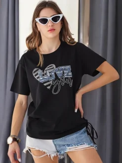 Outlet Bawełniany damski t-shirt LOVE z cyrkoniami Bluzki / Koszule / Koszulki