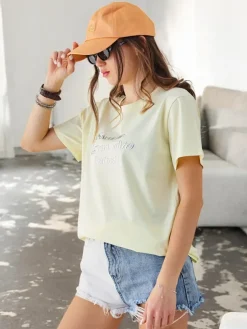 Outlet Bawełniany damski t-shirt Savour The Moment With Refresh Bluzki / Koszule / Koszulki