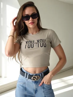 New Bawełniany damski crop top z napisem Bluzki / Koszule / Koszulki