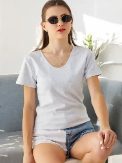 Outlet Bawełniany damski t-shirt z koronką na plecach Bluzki / Koszule / Koszulki