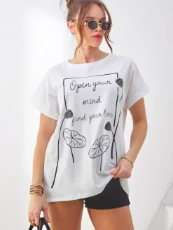 Discount Bawełniany damski t-shirt z ciekawym nadrukiem Bluzki / Koszule / Koszulki