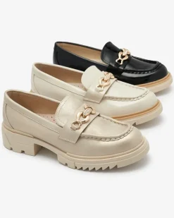 Beżowe lakierowane damskie mokasyny z łańcuszkiem Sotella Półbuty|Mokasyny Na Płaskiej Podeszwie
