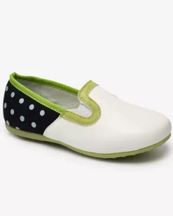 Clearance Białe dziewczęce półbuty z eko skóry w groszki Rellme Dziewczęce