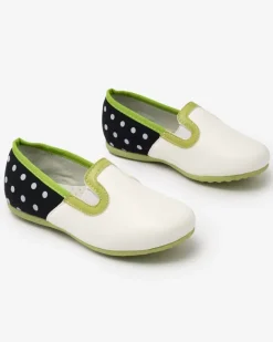 Clearance Białe dziewczęce półbuty z eko skóry w groszki Rellme Dziewczęce