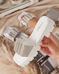 Clearance Białe klapki damskie z cyrkoniami Emkoy Klapki Na Obcasie