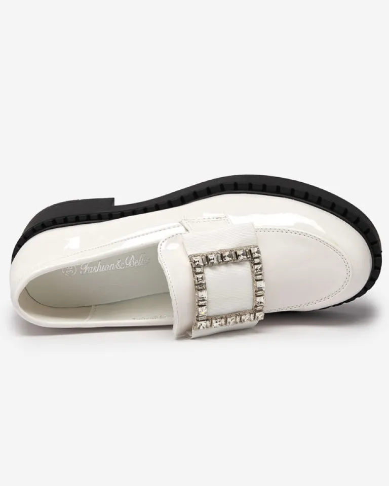 Białe półbuty lakierowane z klamrą Fogim Półbuty