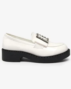 Białe półbuty lakierowane z klamrą Fogim Półbuty