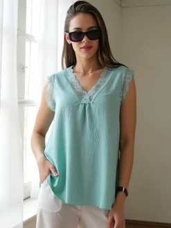 Clearance Bluzka damska bez rękawów z koronką Bluzki / Koszule / Koszulki