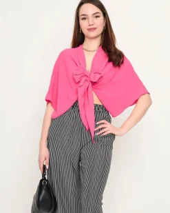 Sale Ciemnoróżowa damska krótka narzutka Bluzki / Koszule / Koszulki