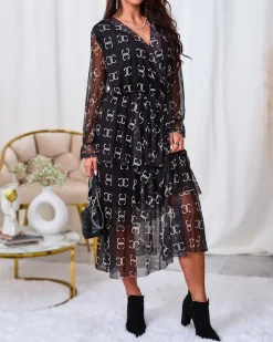 Outlet Czarna siateczkowa sukienka midi z printem Plus Size