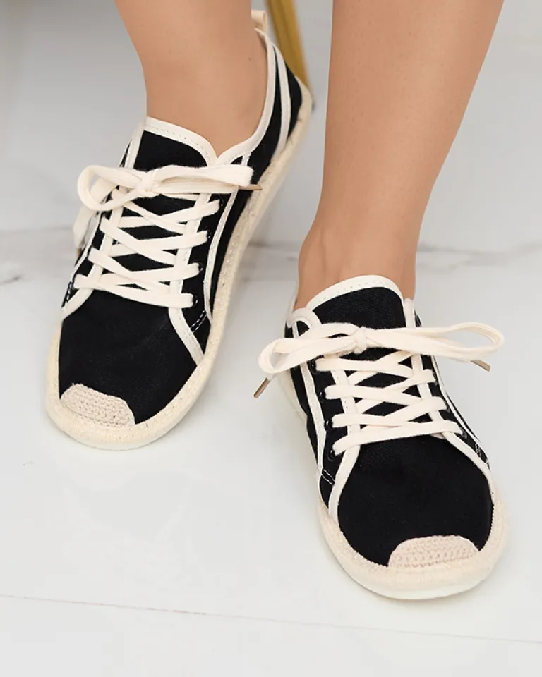 Online Czarne damskie tenisówki tkaninowe Mokida Trampki