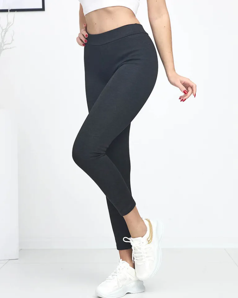 Sale Czarne legginsy damskie z ociepleniem Legginsy / Tregginsy