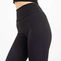 Sale Czarne prążkowane damskie legginsy z wysokim stanem Legginsy / Tregginsy