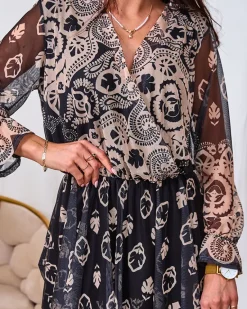 New Czarno- beżowa siateczkowa sukienka midi z printem Plus Size