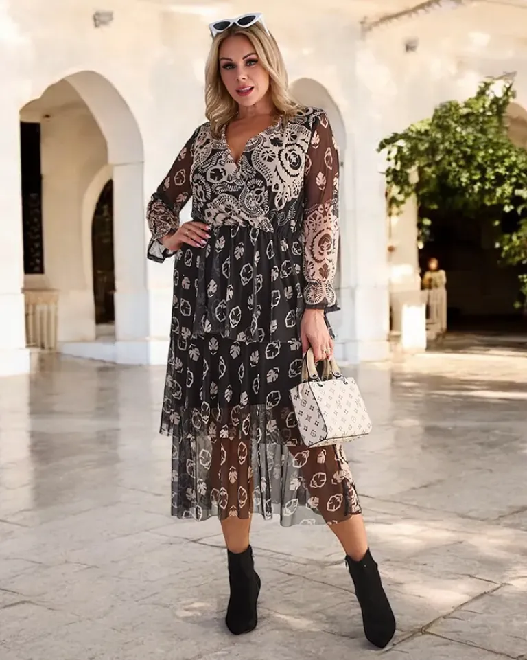 New Czarno- beżowa siateczkowa sukienka midi z printem Plus Size