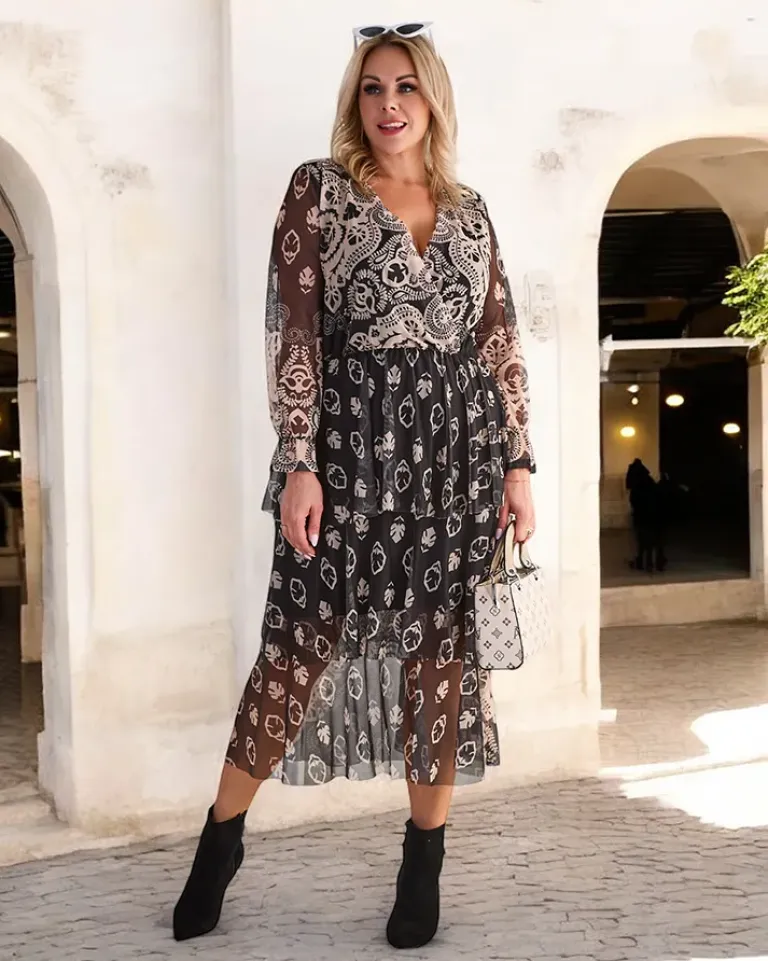 New Czarno- beżowa siateczkowa sukienka midi z printem Plus Size