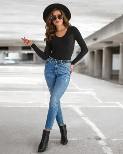 New damski sweter z dekoltem w serek Swetry